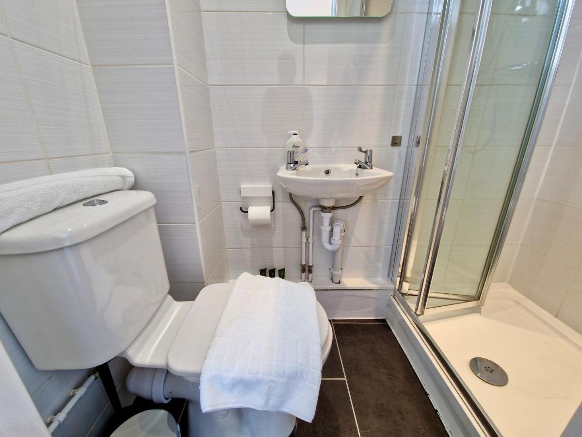 Incredible Private Rooms All With Private Bathrooms In A Fully Serviced House Next To City Centre With Free Parking Ковентрі Екстер'єр фото