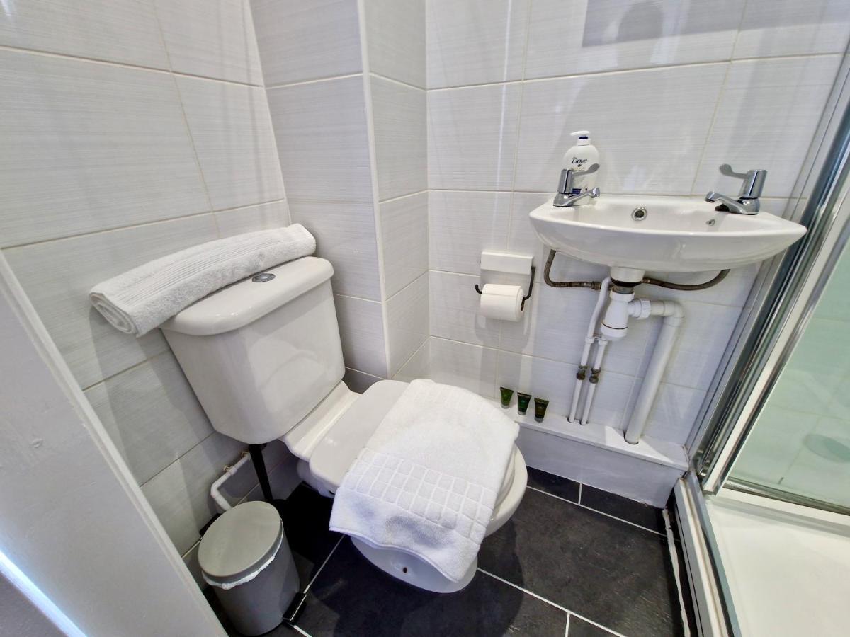 Incredible Private Rooms All With Private Bathrooms In A Fully Serviced House Next To City Centre With Free Parking Ковентрі Екстер'єр фото