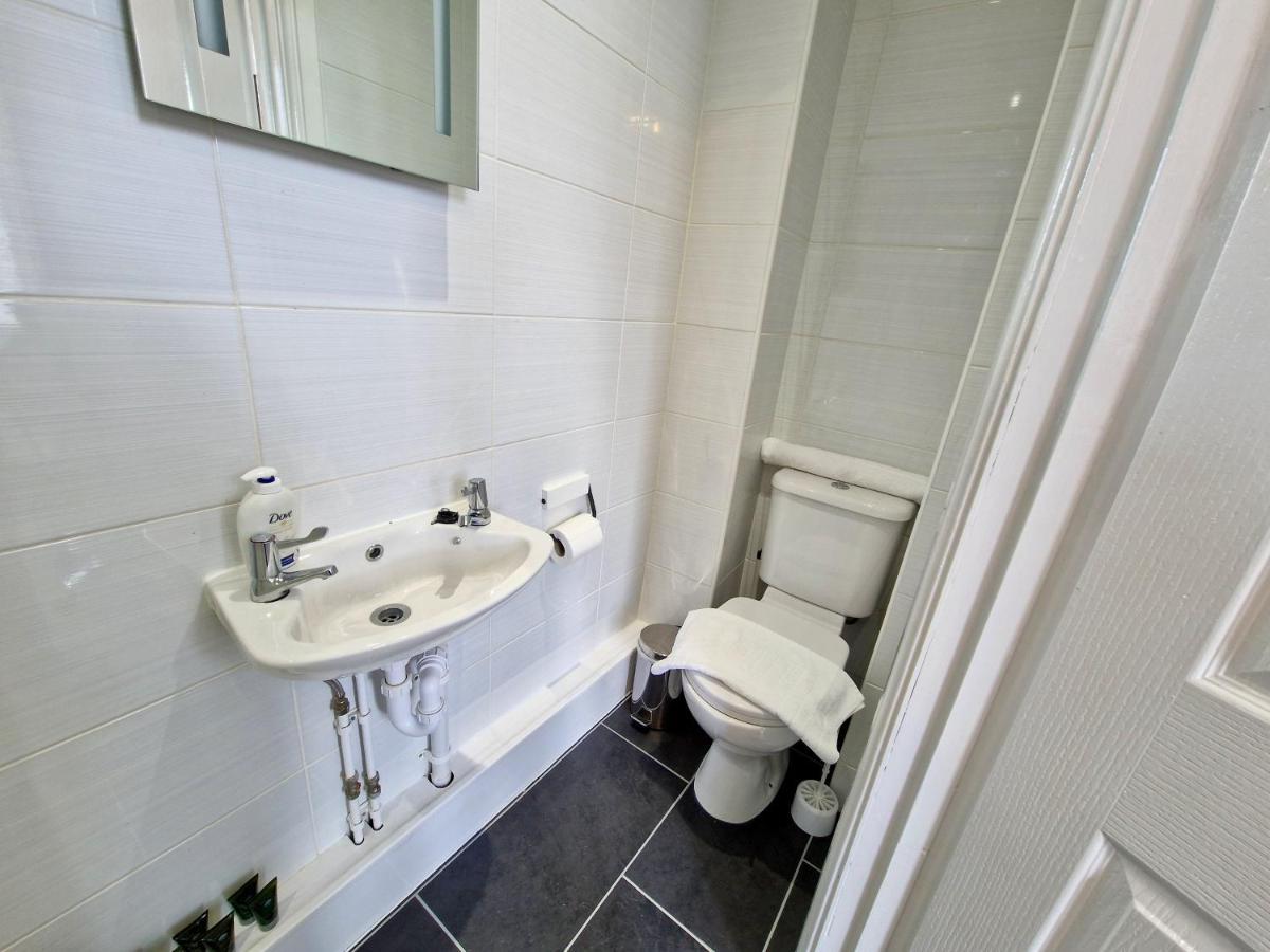 Incredible Private Rooms All With Private Bathrooms In A Fully Serviced House Next To City Centre With Free Parking Ковентрі Екстер'єр фото