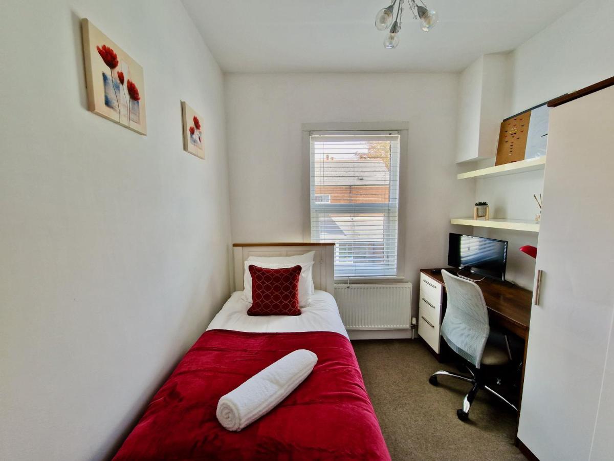 Incredible Private Rooms All With Private Bathrooms In A Fully Serviced House Next To City Centre With Free Parking Ковентрі Екстер'єр фото